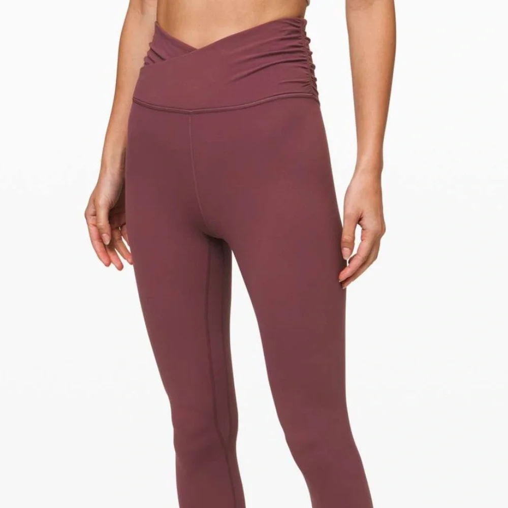 Dark Oxide Lululemon Align cross-waisted leggings - Picture 3 of 3